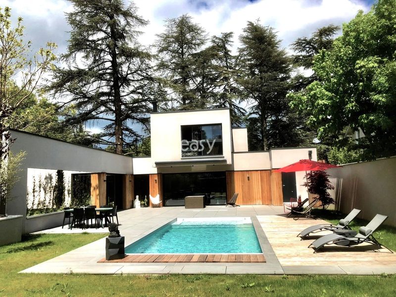 Private Contemporary Villa Available for Rent for Filming or Photo Shoots Near Lyon